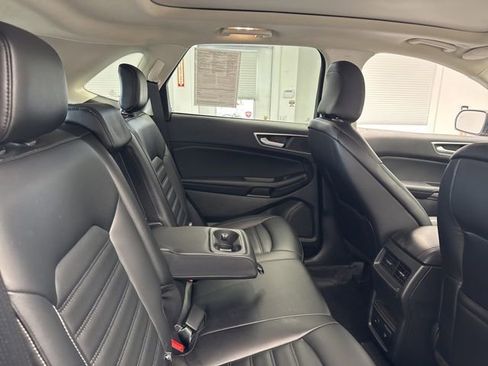 Used 2022 Ford Edge SEL w/ Convenience Package image 16