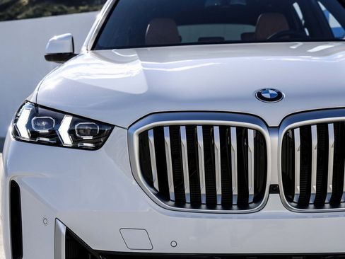 New 2026 BMW X5 sDrive40i image 6
