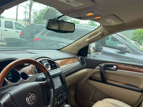Used 2010 Buick Enclave CXL FWD image 12