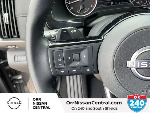 Used 2025 Nissan Pathfinder SL w/ Black Appearance Package FWD image 19