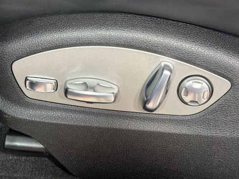 Certified 2026 Porsche Macan AWD/4WD image 24