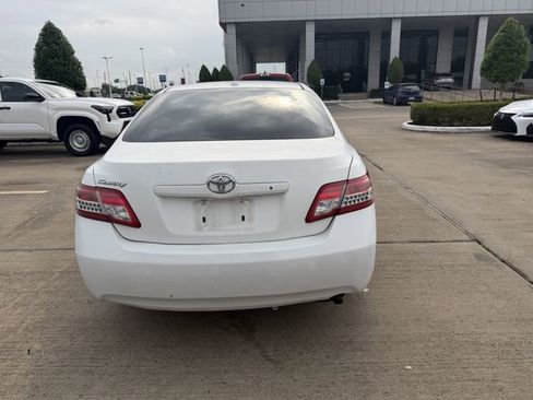 Used 2011 Toyota Camry FWD image 6
