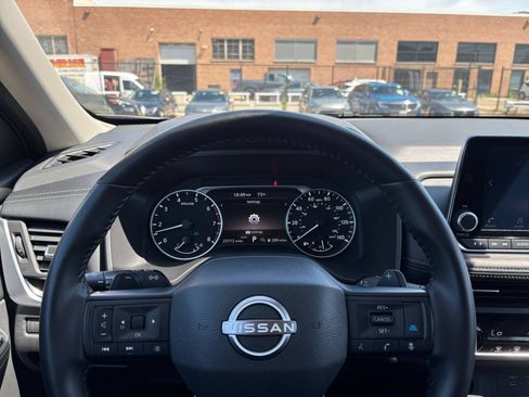 Used 2025 Nissan Rogue SV AWD/4WD image 36
