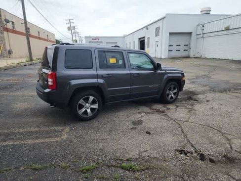 Used 2016 Jeep Patriot High Altitude FWD image 11