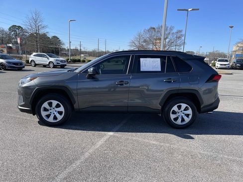 Used 2020 Toyota RAV4 LE image 7