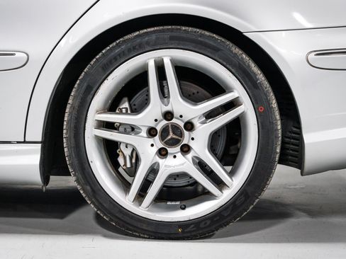 Used 2005 Mercedes-Benz E 55 AMG Sedan image 10