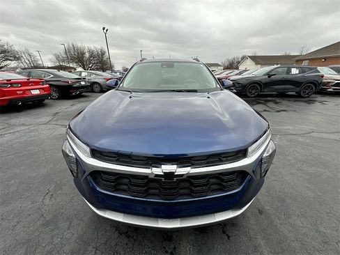 Used 2024 Chevrolet Trax LT w/ Driver Confidence Package image 24