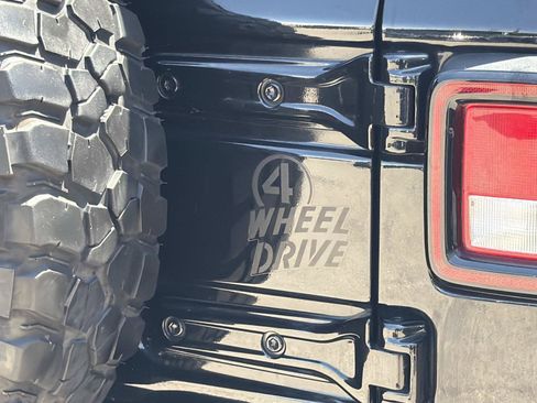 Used 2022 Jeep Wrangler Unlimited Sport AWD/4WD image 5