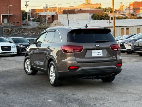 Used 2019 Kia Sorento AWD w/ LX Convenience Package image 4