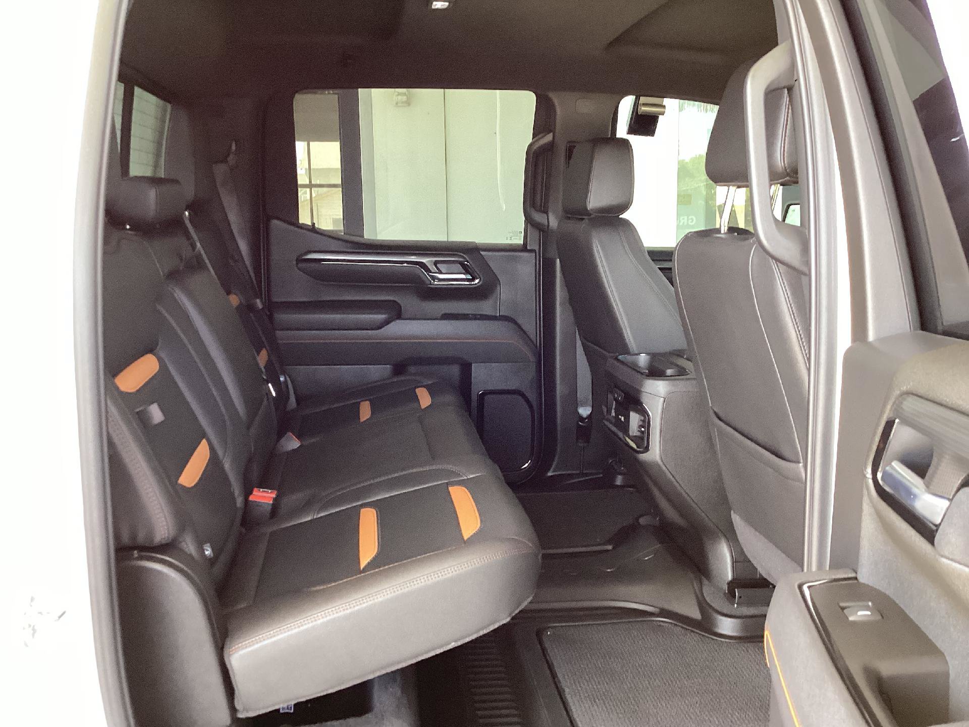 Used 2025 GMC Sierra 1500 AT4 w/ AT4 Premium Package AWD/4WD image 16