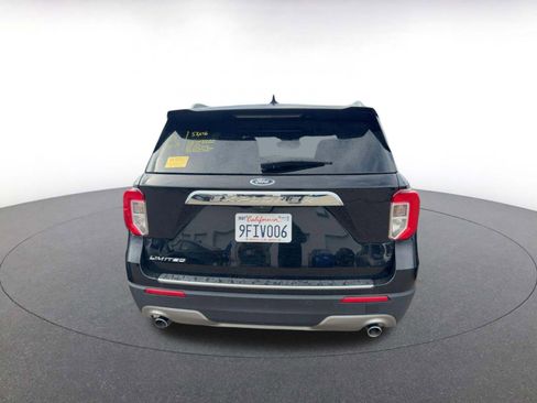 Used 2023 Ford Explorer Limited image 4