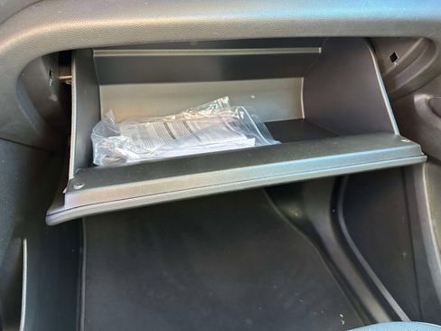 Used 2023 Chevrolet Traverse LT image 35