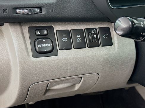 Used 2012 Toyota Highlander Limited w/ Tow Pkg AWD/4WD image 17