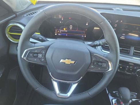 New 2025 Chevrolet Trax LT w/ LT Convenience Package image 15