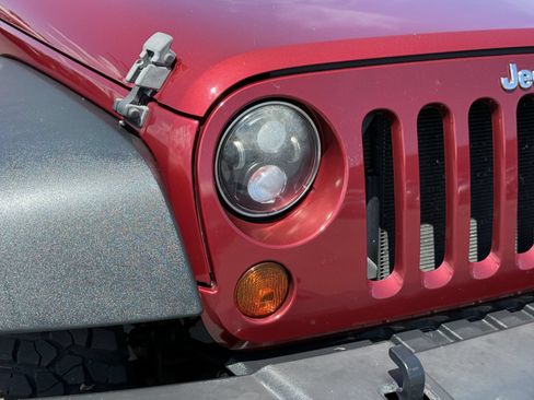 Used 2012 Jeep Wrangler Rubicon w/ PWR Convenience Group AWD/4WD image 9