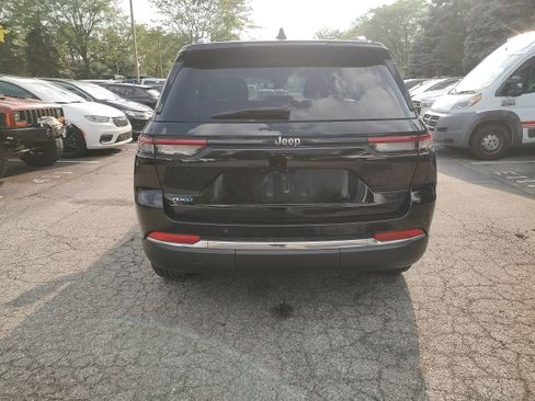 Used 2023 Jeep Grand Cherokee 4WD 4xe image 5