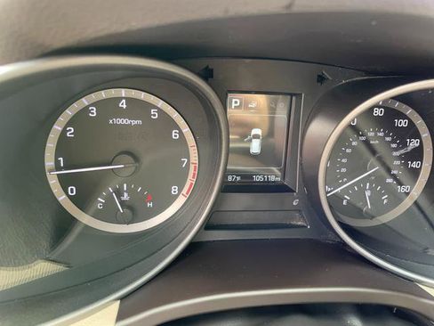 Used 2017 Hyundai Santa Fe Sport AWD/4WD image 19