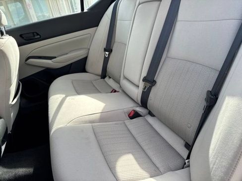 Used 2025 Nissan Altima 2.5 SV FWD image 24
