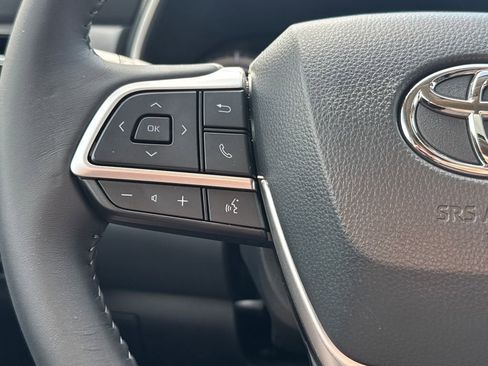 Used 2026 Toyota Highlander XLE image 21