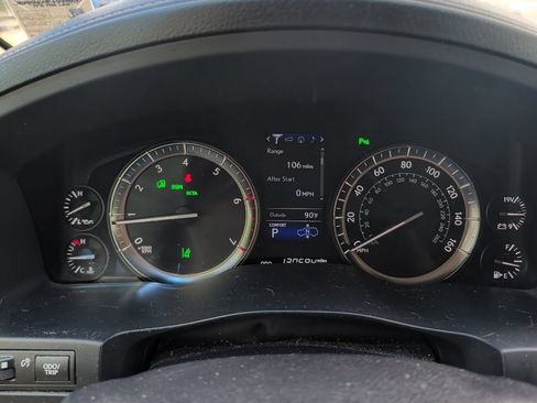 Used 2017 Lexus LX 570 4WD w/ Luxury Package image 14