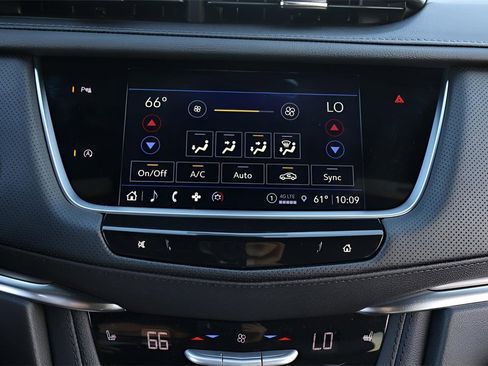 New 2026 Cadillac XT5 Luxury image 23