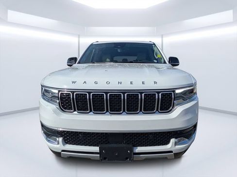 Used 2024 Jeep Wagoneer L Series II w/ Flexible Seating Group AWD/4WD image 8