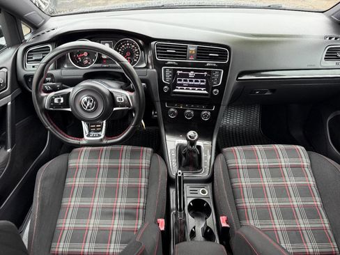 Used 2015 Volkswagen Golf 4-Door image 20