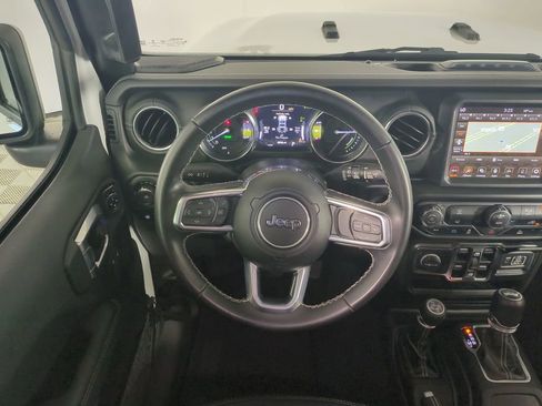 Used 2022 Jeep Wrangler Unlimited Sahara image 18