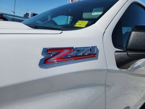 Used 2022 Chevrolet Silverado 1500 LT Trail Boss w/ LT Trail Boss Premium Package image 12