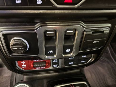 Used 2021 Jeep Wrangler Rubicon w/ LED Lighting Group AWD/4WD image 27