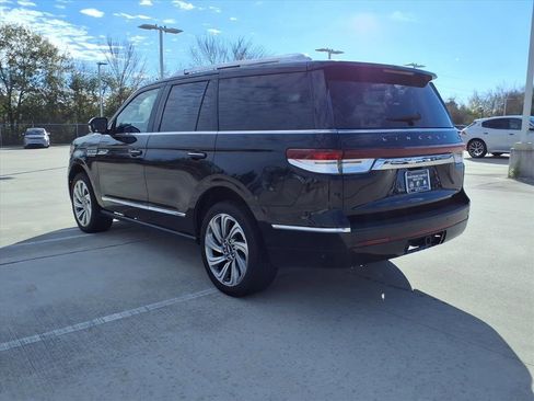 Used 2023 Lincoln Navigator Reserve image 9