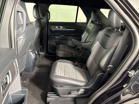 New 2026 Ford Explorer ST-Line w/ ST-Line Street Pack RWD image 30