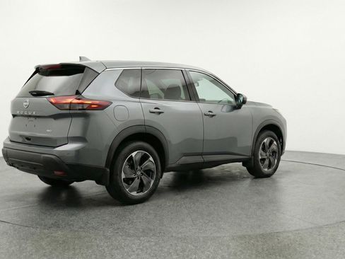 Used 2025 Nissan Rogue SV image 9