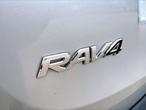 Used 2015 Toyota RAV4 Limited w/ Technology Package FWD image 31