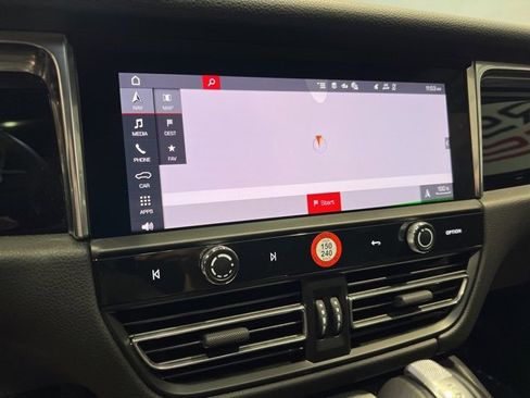 Used 2025 Porsche Macan Turbo image 21