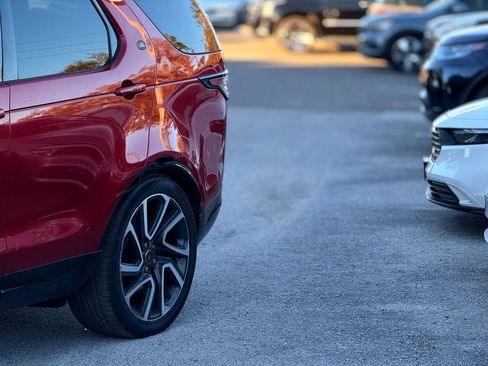 Used 2017 Land Rover Discovery HSE Luxury image 2