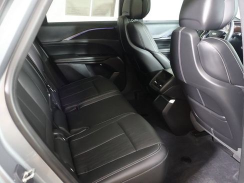 Used 2024 Cadillac Lyriq Luxury RWD image 36