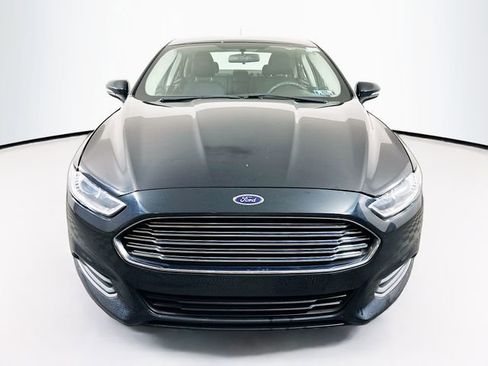 Used 2014 Ford Fusion SE image 2
