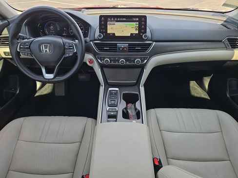 Used 2022 Honda Accord Touring image 9