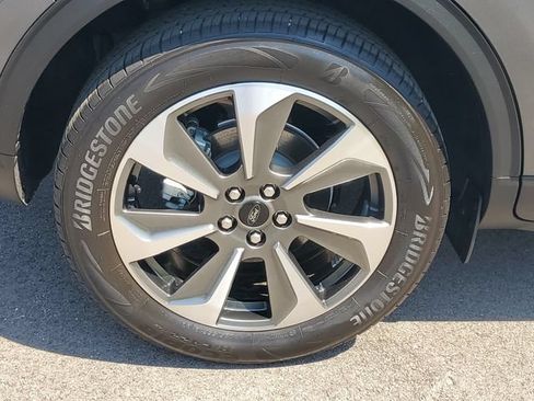 Certified 2023 Ford Escape Platinum w/ Premium Technology Package AWD/4WD image 5
