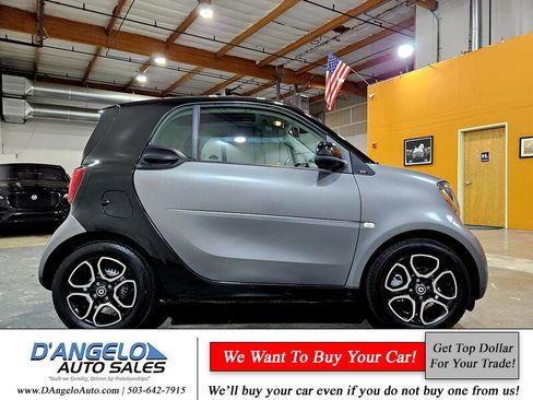 Used 2017 smart fortwo Prime image 9