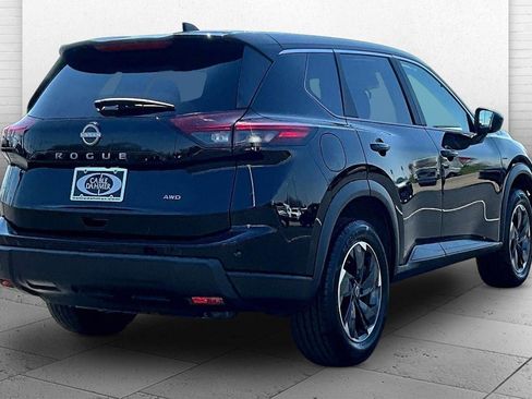 Used 2025 Nissan Rogue SV image 13
