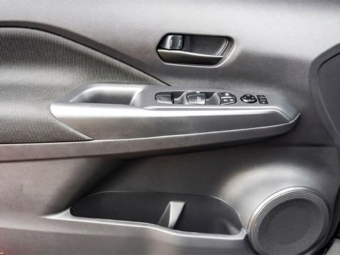 Used 2025 Nissan Kicks Play S image 10