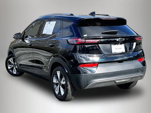 Certified 2022 Chevrolet Bolt EUV LT w/ Convenience Package image 8