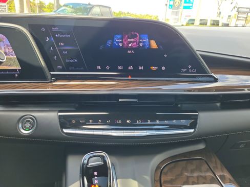 Used 2023 Cadillac Escalade ESV Sport Platinum image 25