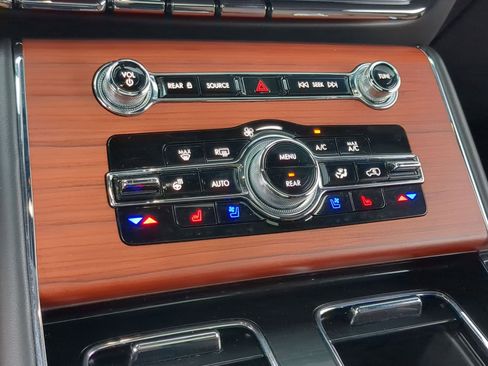 Used 2024 Lincoln Aviator Reserve w/ Equipment Group 201A image 18