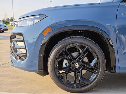 New 2026 Volkswagen Tiguan SE R-Line FWD image 7