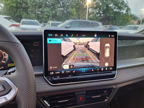 New 2026 Volkswagen Tiguan SE R-Line image 11