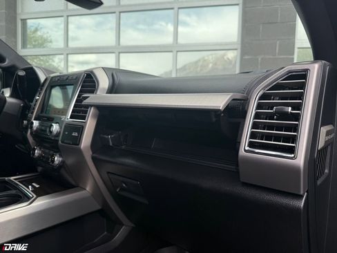 Used 2017 Ford F350 Platinum w/ Platinum Ultimate Package AWD/4WD image 25