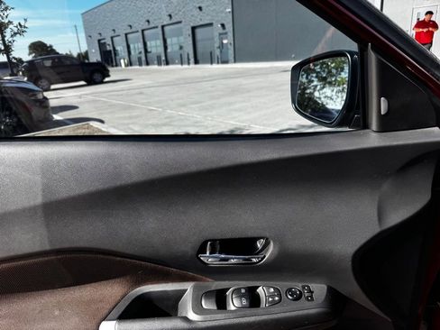 Used 2024 Nissan Kicks SR FWD image 6